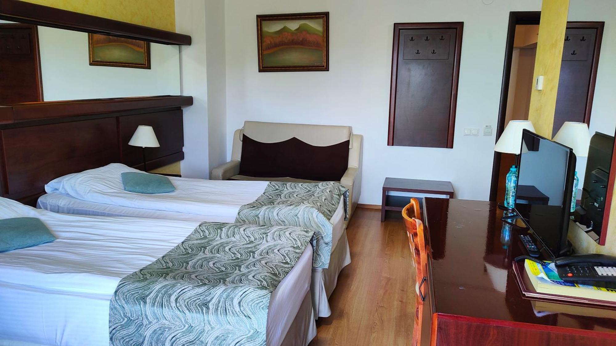 Hotel Valea Cu Pesti Capatineni-Ungureni Экстерьер фото