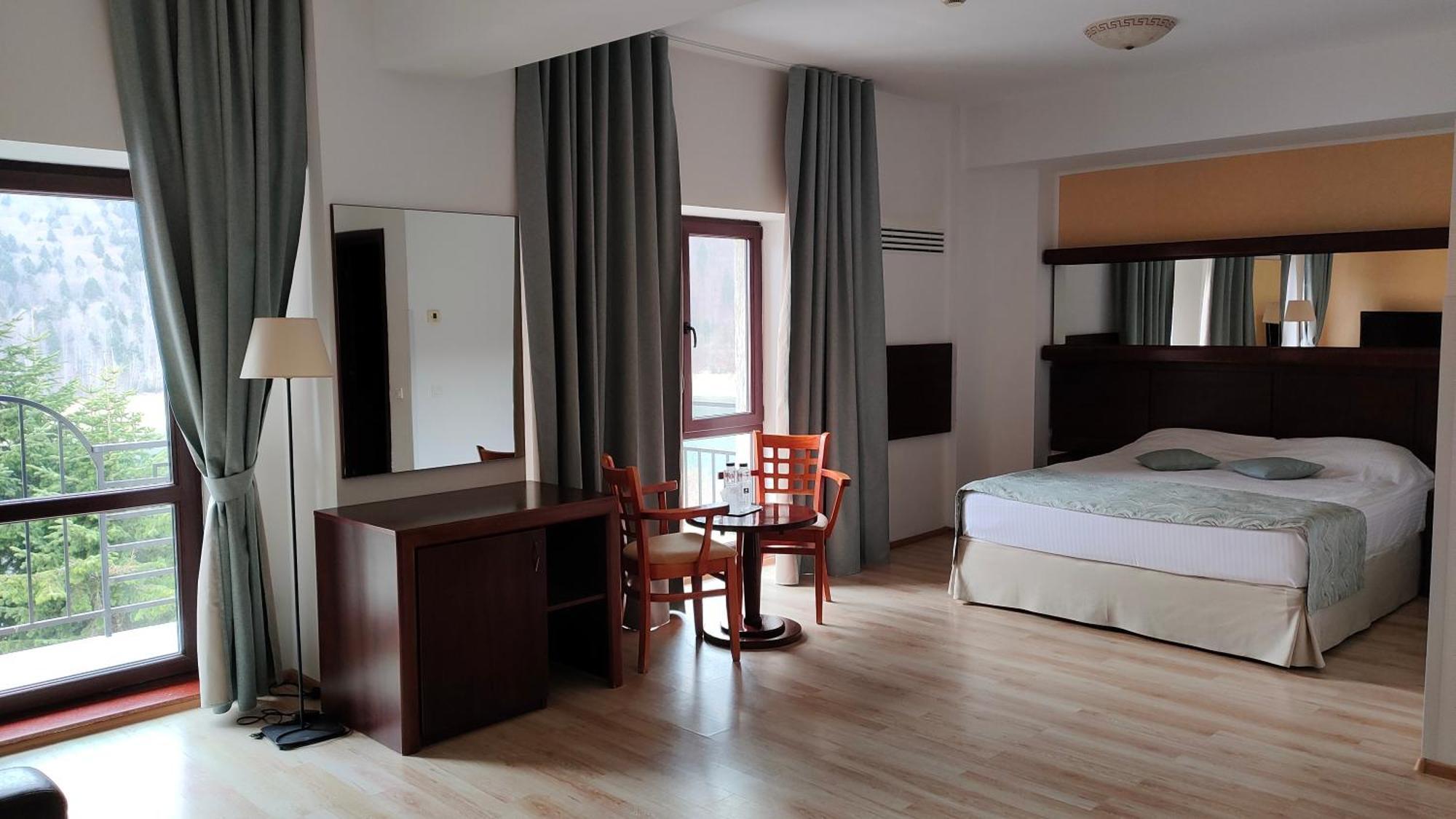 Hotel Valea Cu Pesti Capatineni-Ungureni Экстерьер фото