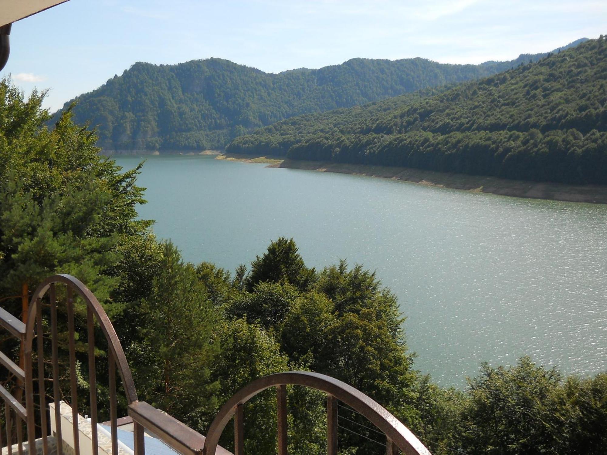 Hotel Valea Cu Pesti Capatineni-Ungureni Экстерьер фото