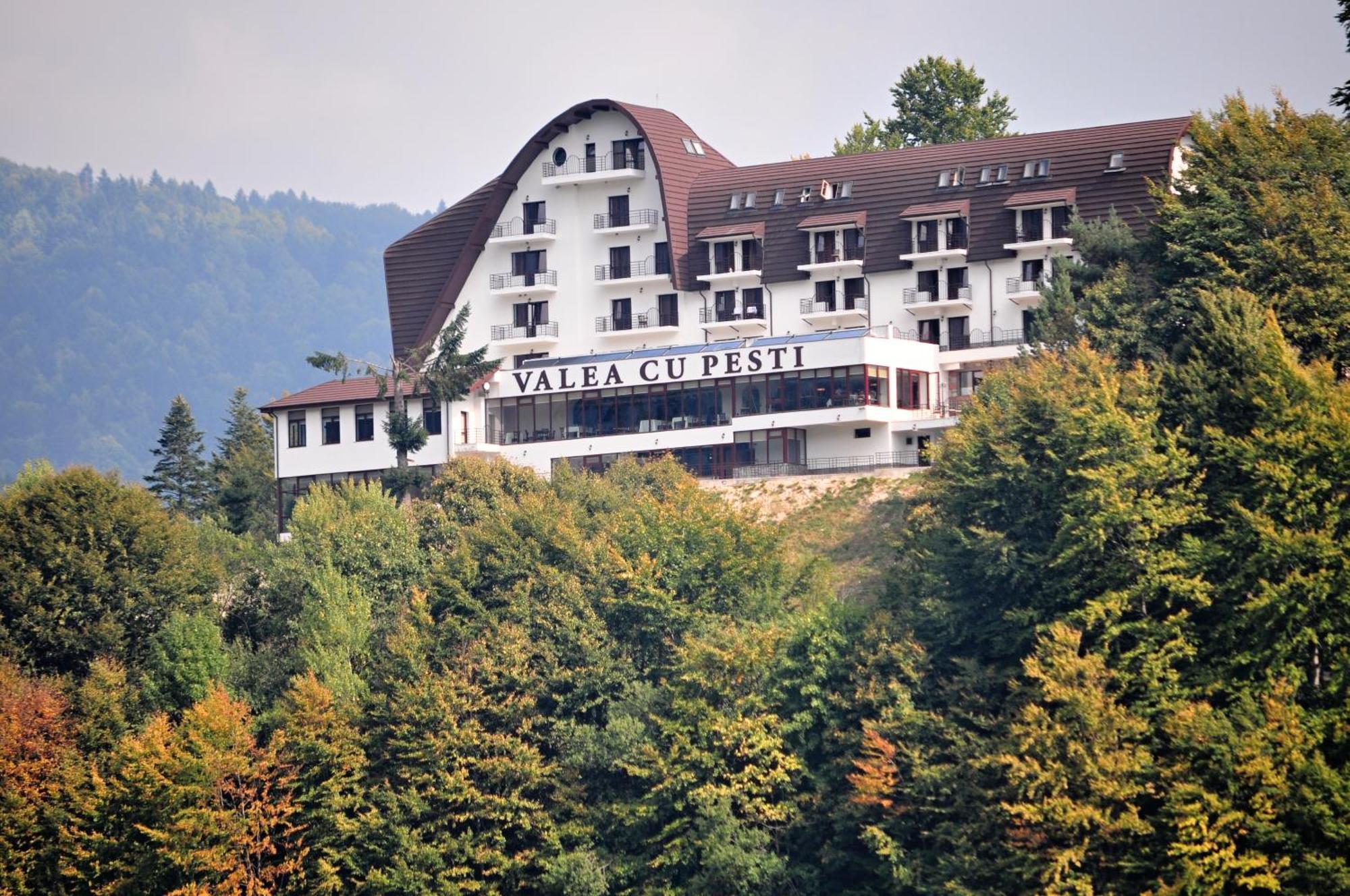 Hotel Valea Cu Pesti Capatineni-Ungureni Экстерьер фото