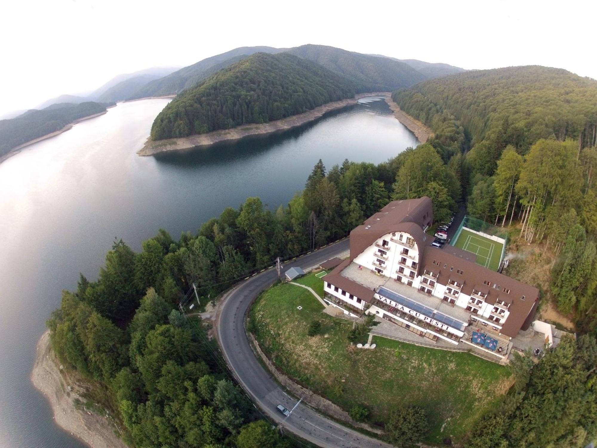 Hotel Valea Cu Pesti Capatineni-Ungureni Экстерьер фото