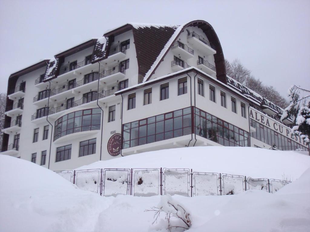 Hotel Valea Cu Pesti Capatineni-Ungureni Экстерьер фото